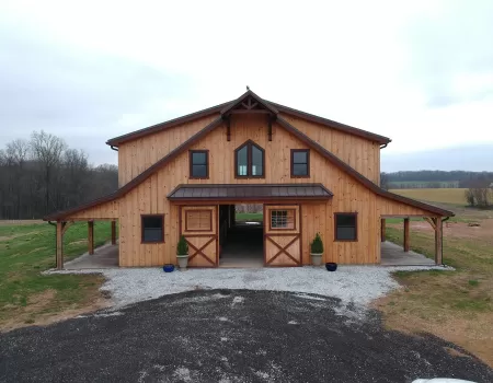 Timber barn with overhangs in Monkton, Maryland